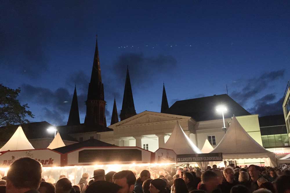 oldenburger_bierfest_schlossplatz_nacht